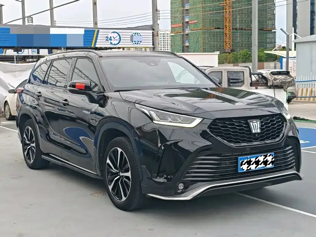 Toyota Crown Kluger 2024 из CN, фото 8