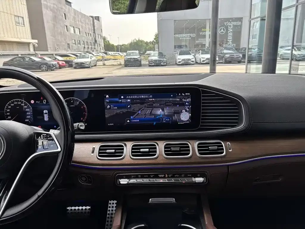 Mercedes-Benz GLS — фото 5