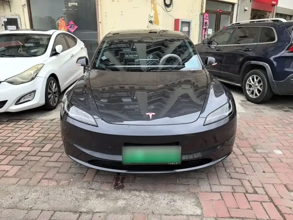 Tesla Model 3 — фото 9