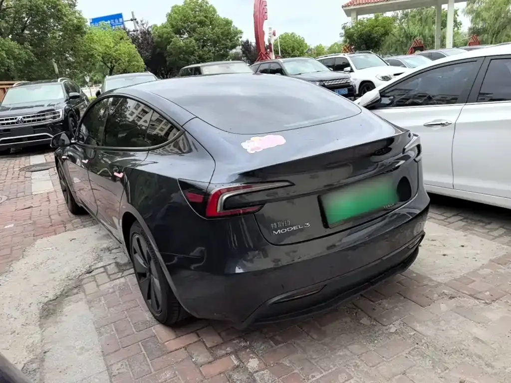 Tesla Model 3 — фото 4
