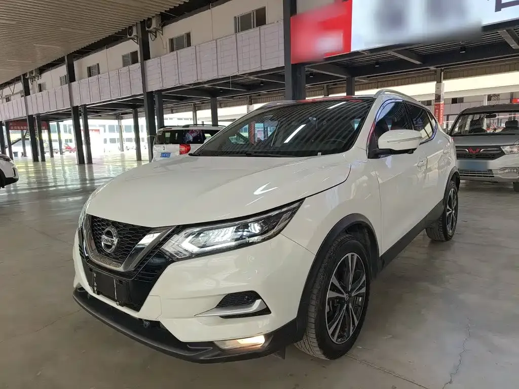 Nissan Qashqai — фото 1