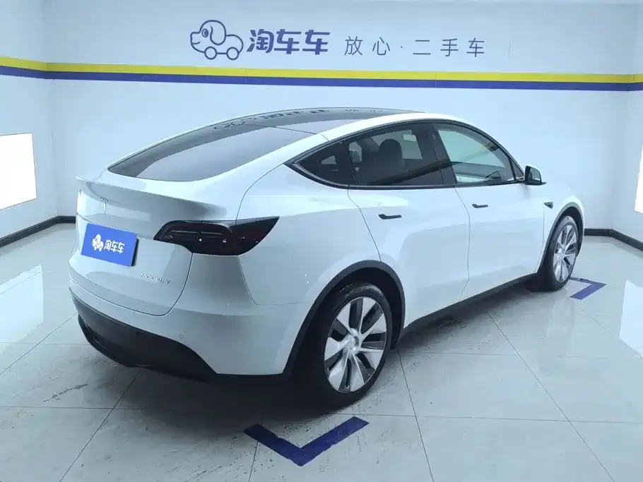 Tesla Model Y — фото 3