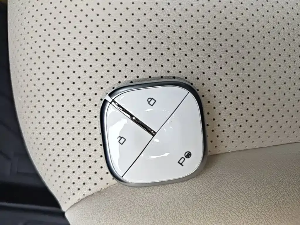 Baojun Yunhai 2025 из CN, фото 3