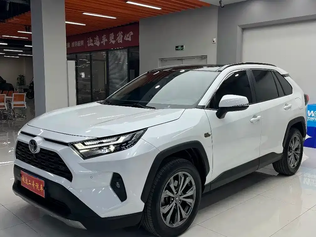Toyota RAV4 — фото 5