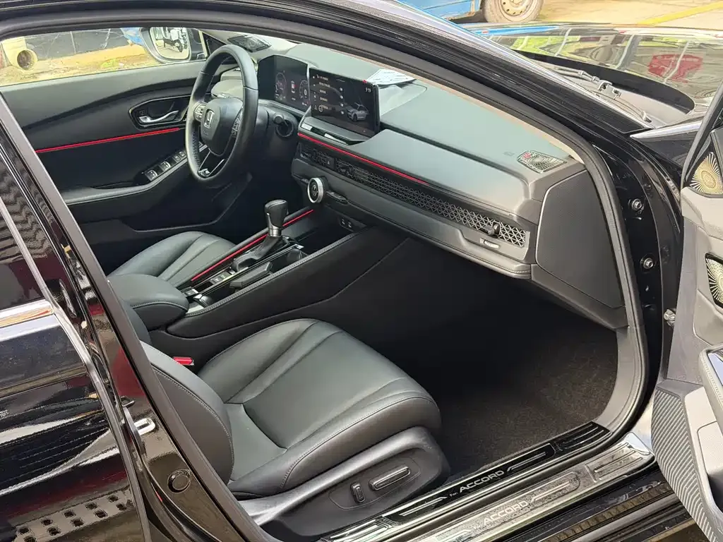 Honda Accord — фото 10