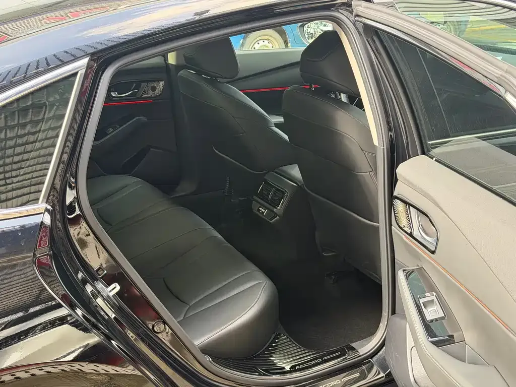 Honda Accord — фото 4