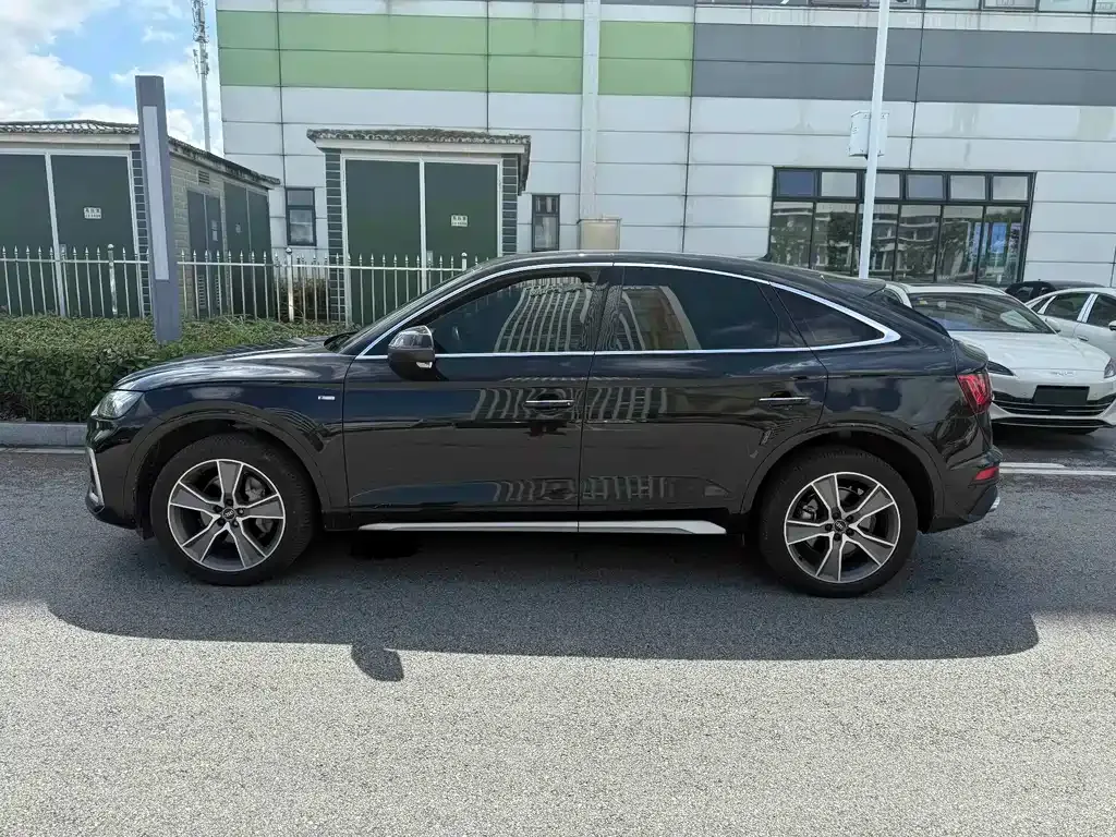 Audi Q5L Sportback — фото 10