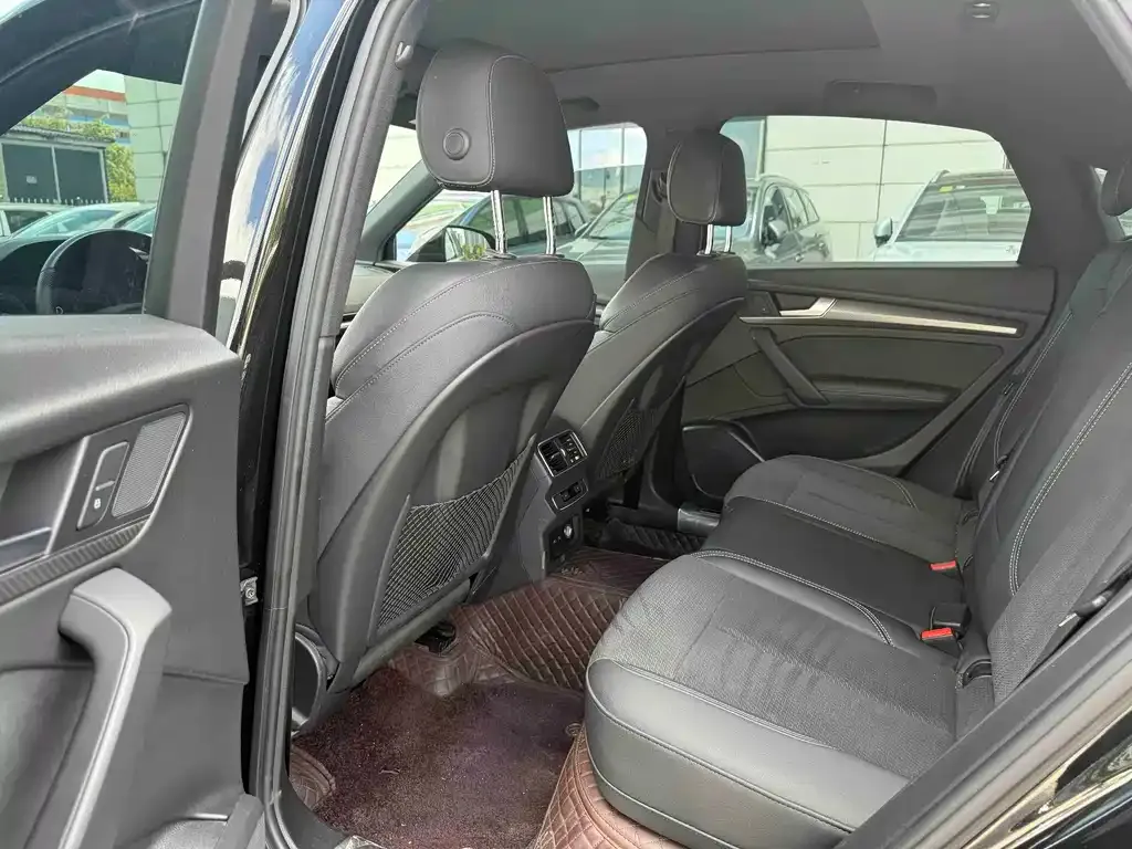 Audi Q5L Sportback — фото 2