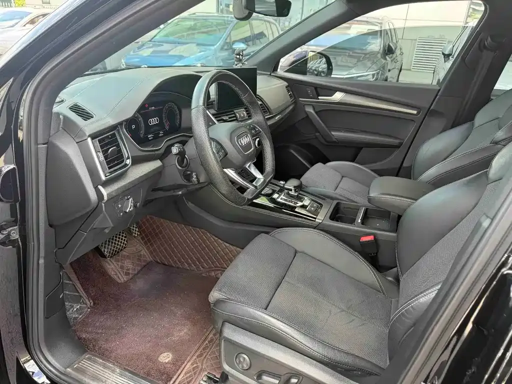 Audi Q5L Sportback — фото 8