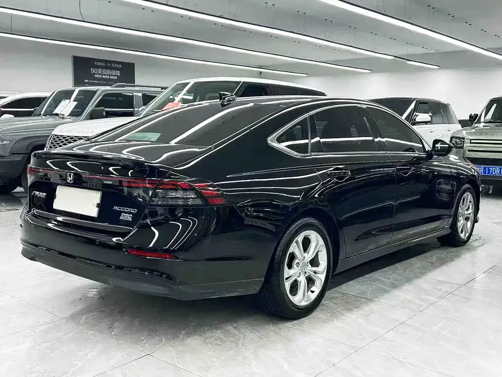 Honda Accord — фото 9