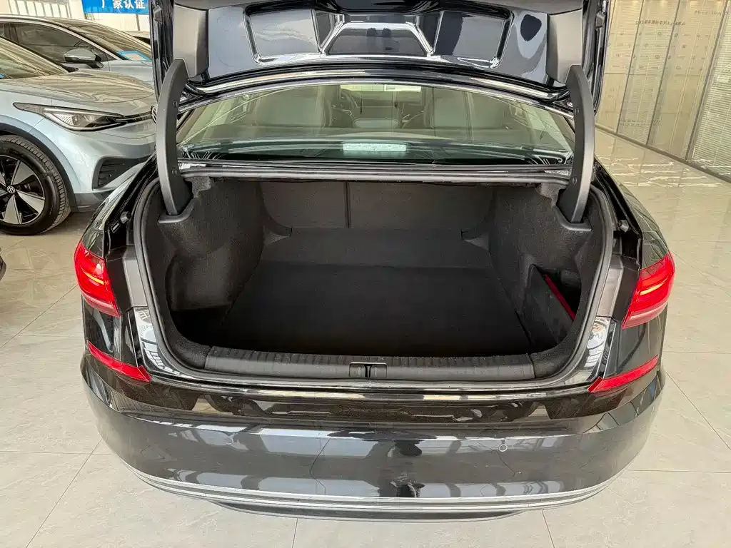 Volkswagen Passat — фото 9