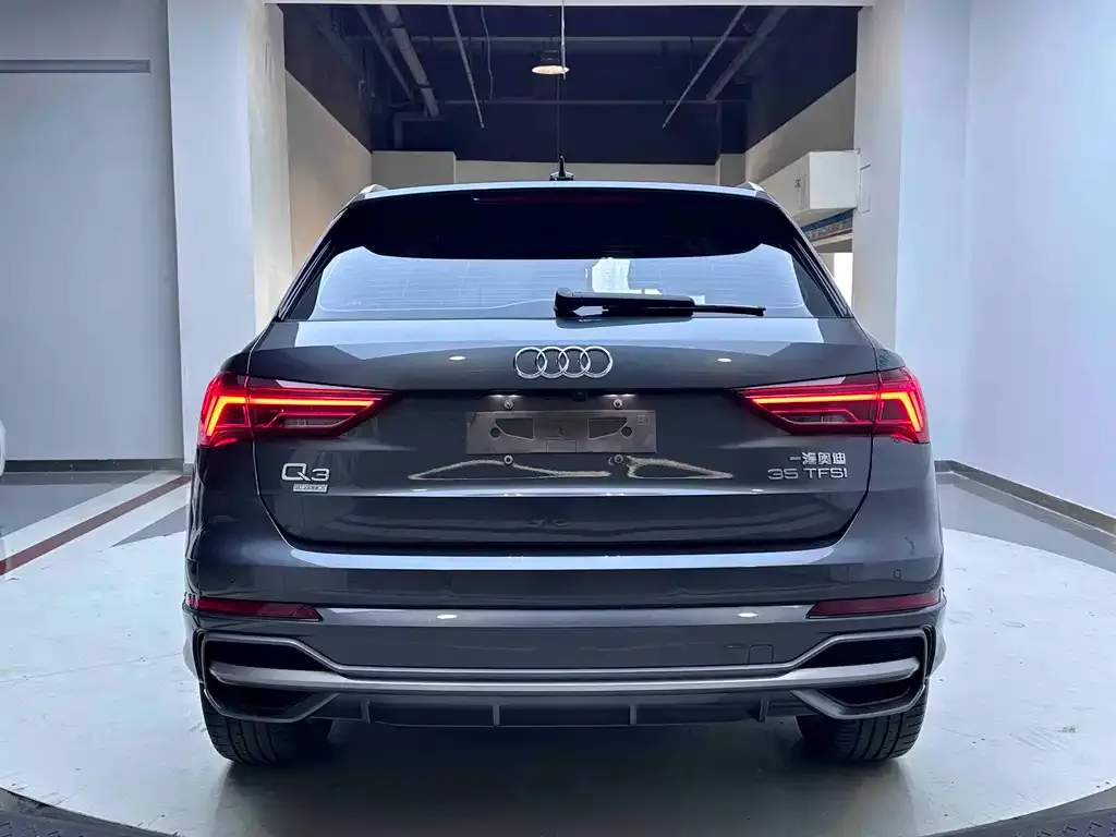 Audi Q3 — фото 10