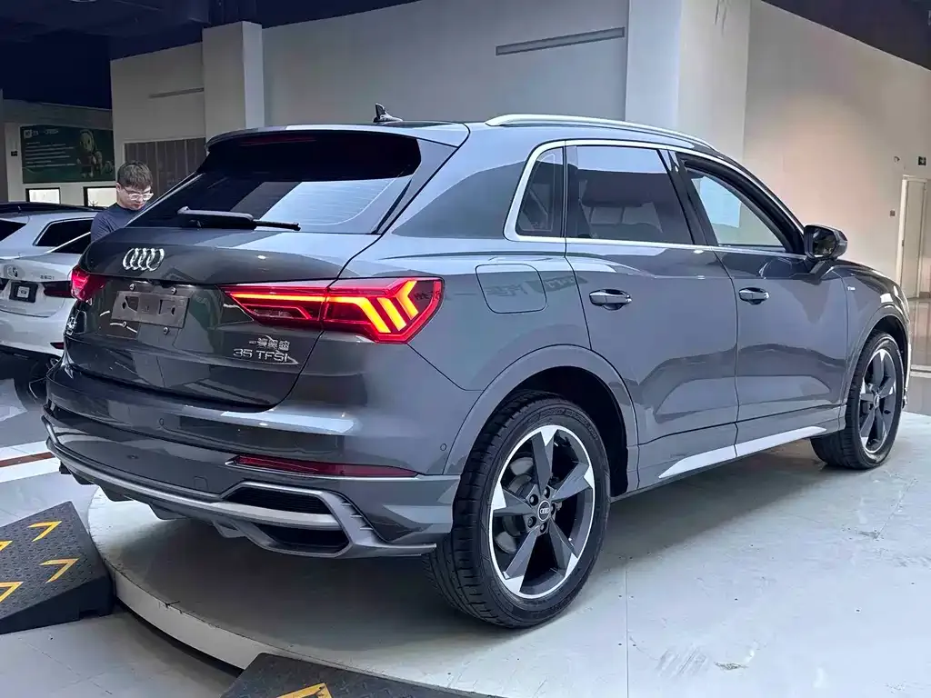 Audi Q3 — фото 9