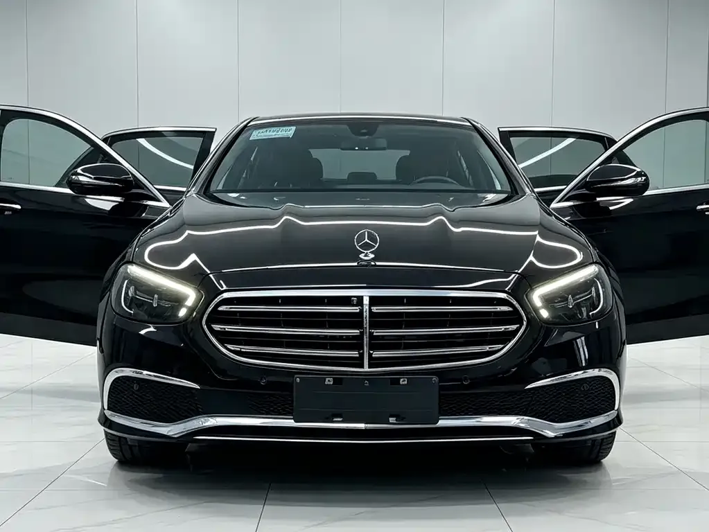 Mercedes-Benz E-Class — фото 2