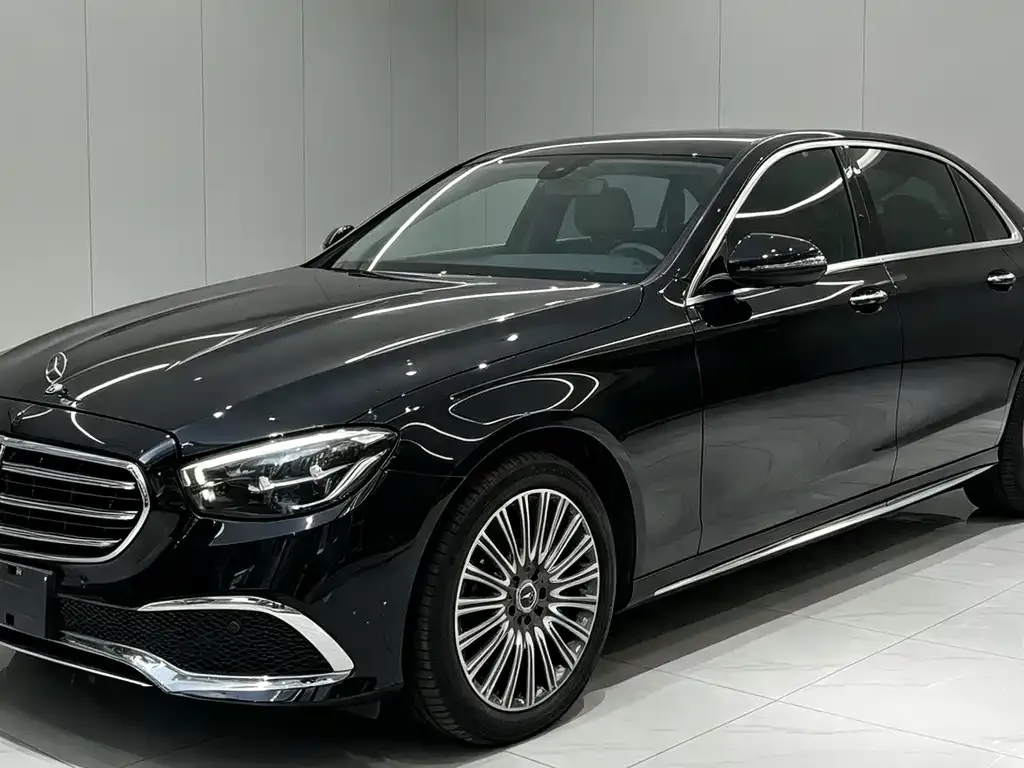 Mercedes-Benz E-Class — фото 4