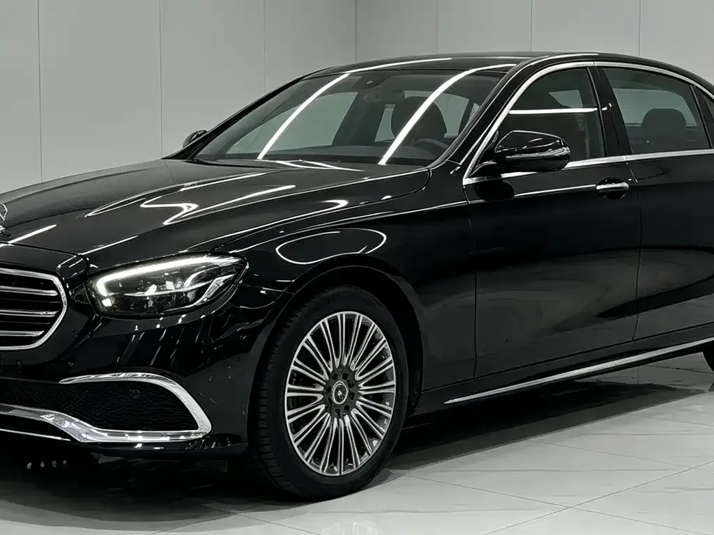 Mercedes-Benz E-Class — фото 10