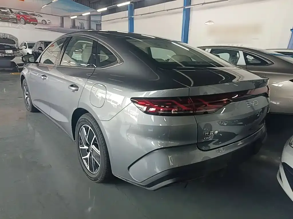 BYD Qin L — фото 8