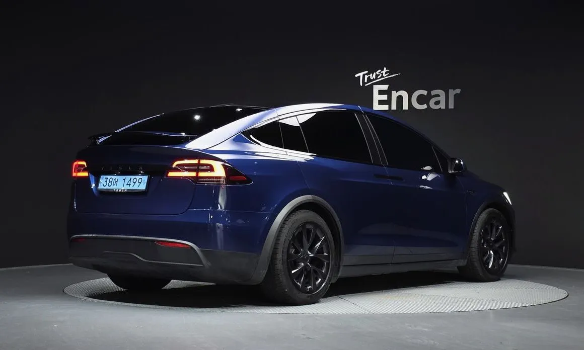Tesla Model X — фото 4