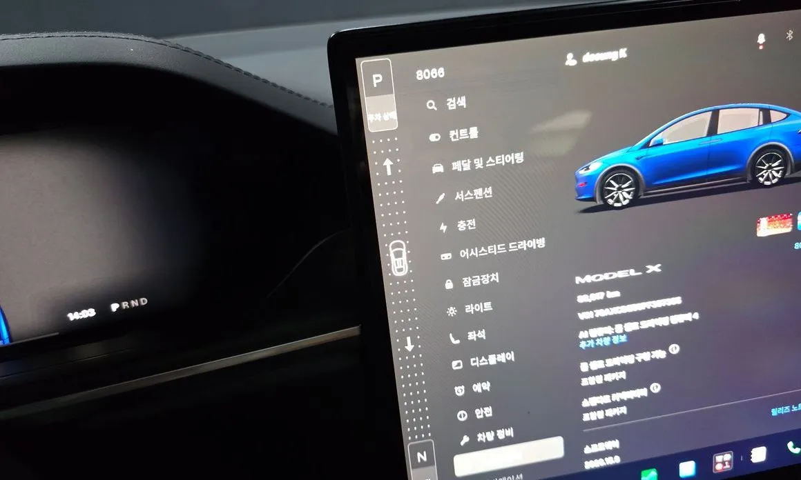 Tesla Model X — фото 9