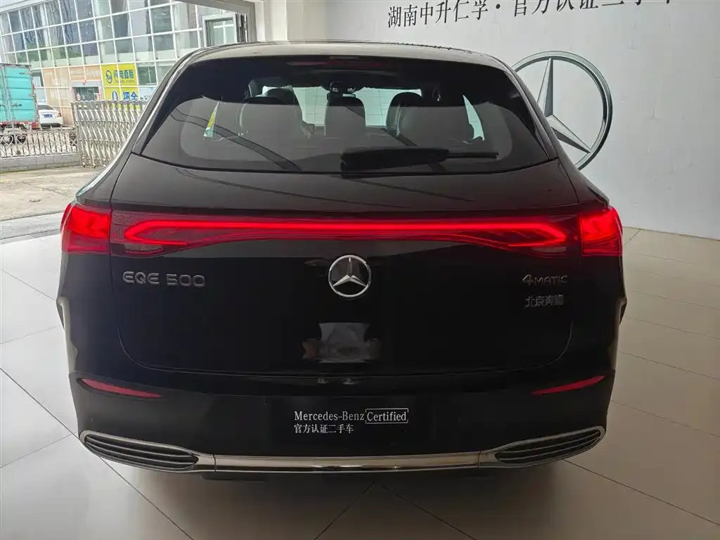 Mercedes-Benz EQE SUV — фото 10