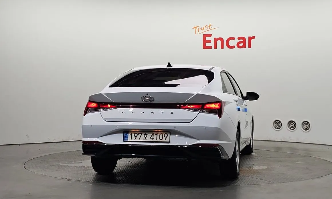 Hyundai AVANTE — фото 3