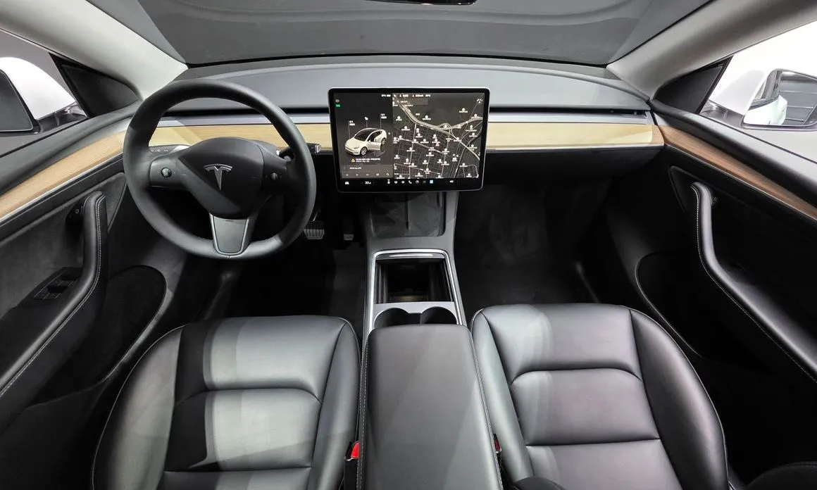 Tesla Model Y 2023 из KR, фото 3