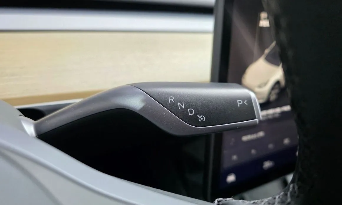 Tesla Model Y 2023 из KR, фото 5