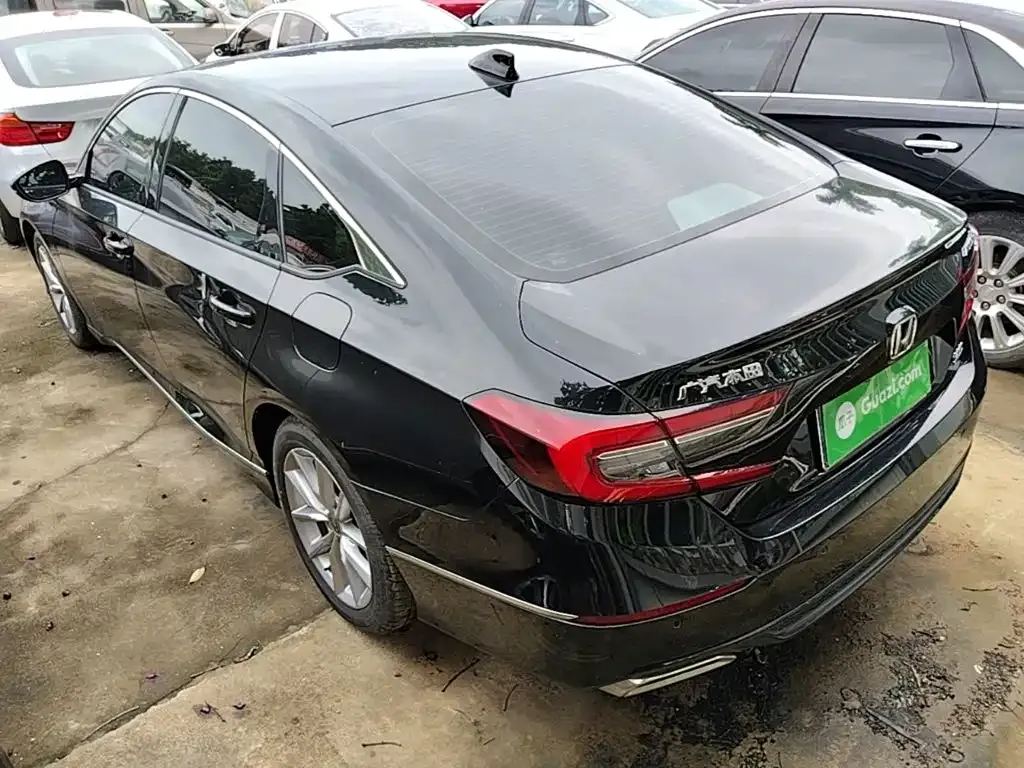 Honda Accord — фото 7