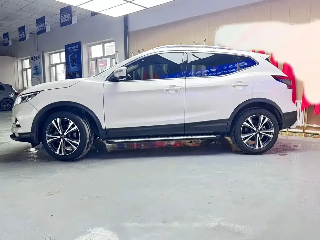 Nissan Qashqai — фото 4