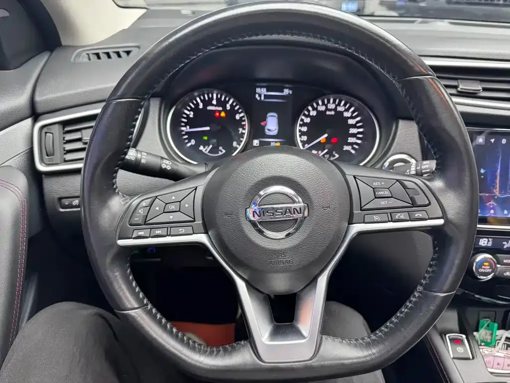 Nissan Qashqai — фото 10