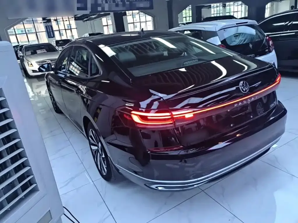 Volkswagen Passat — фото 4