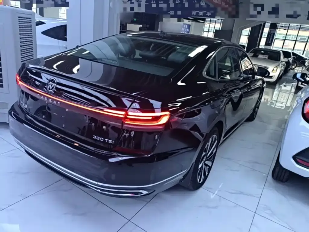 Volkswagen Passat — фото 7