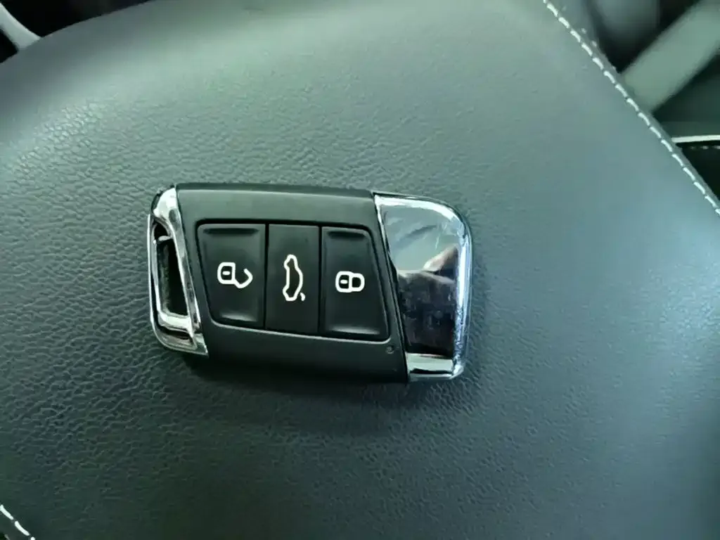 Volkswagen Passat — фото 10
