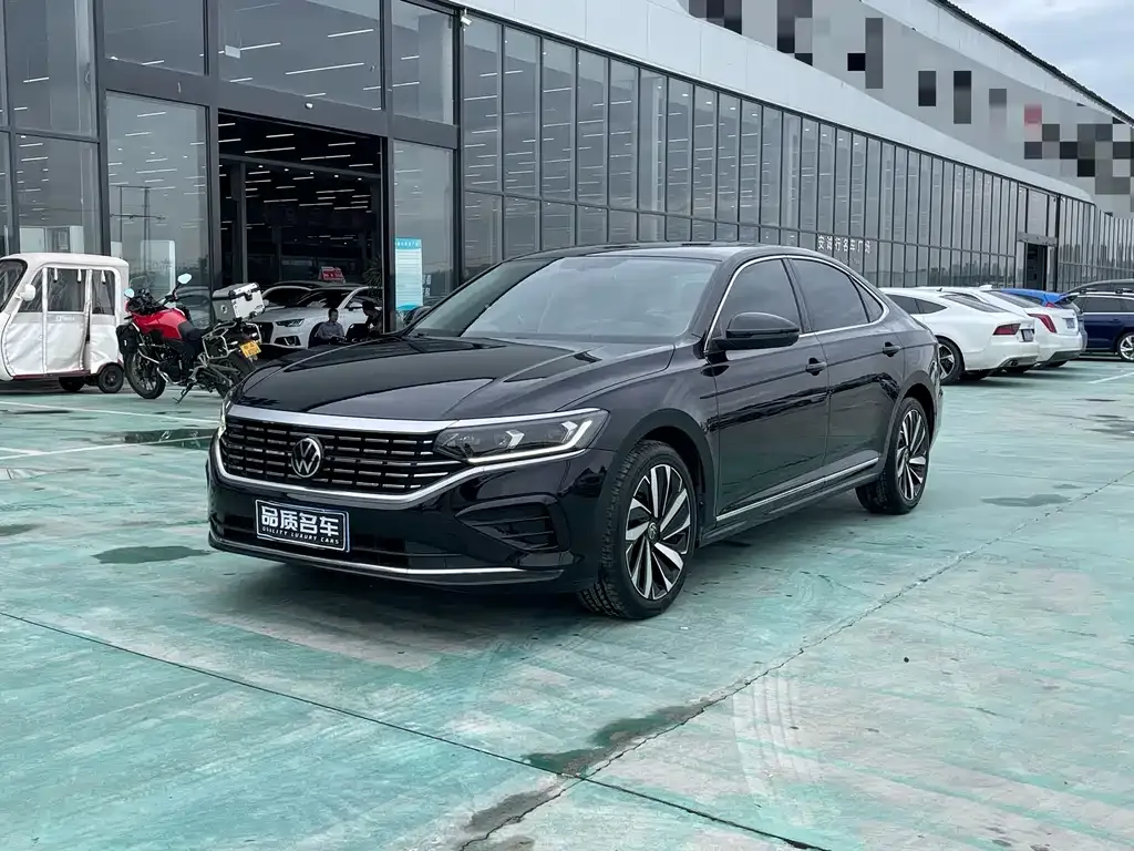Volkswagen Passat — фото 1