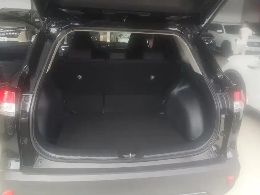 Toyota Corolla Cross — фото 10