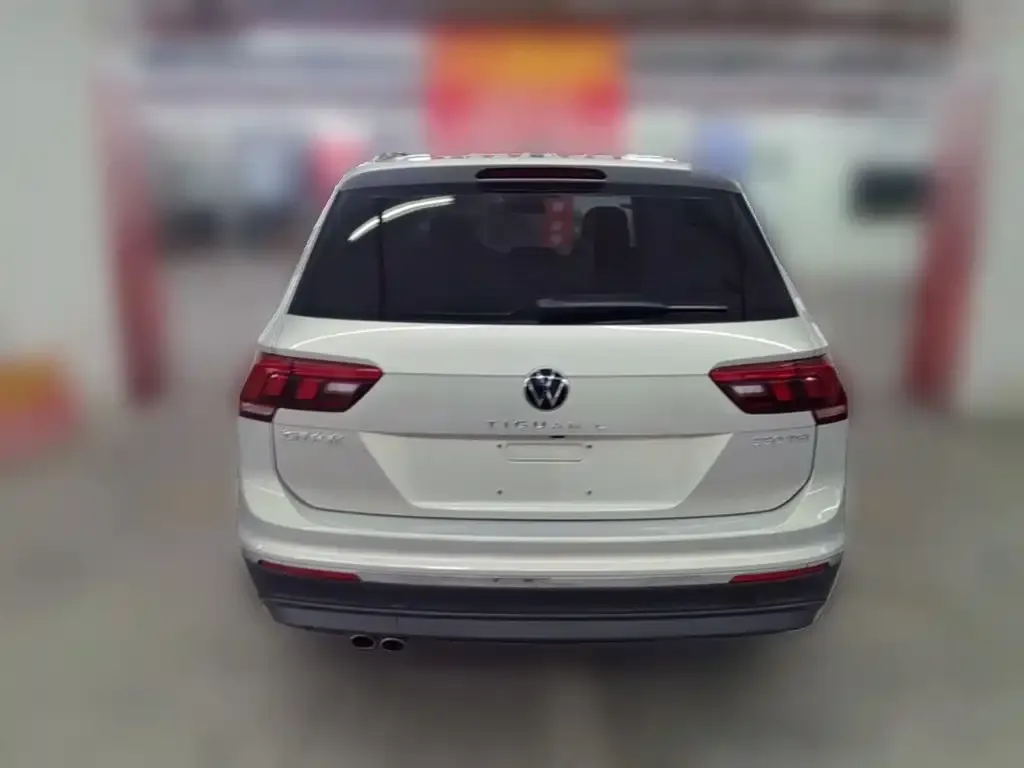 Volkswagen Tiguan L — фото 2