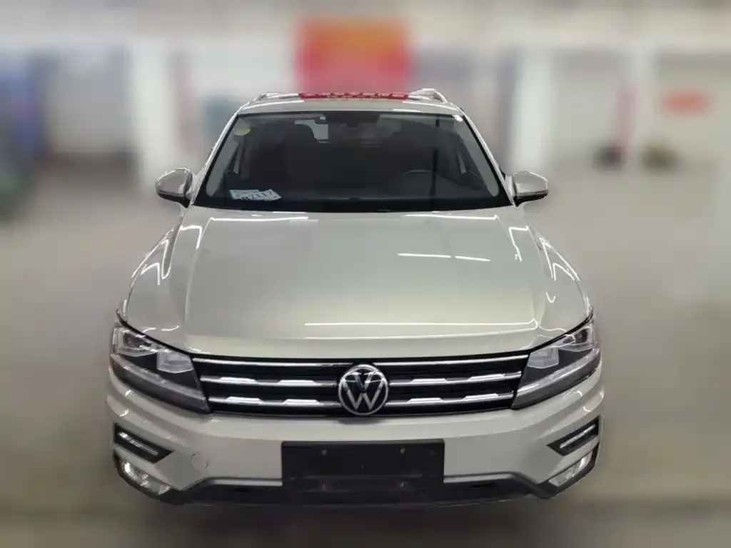 Volkswagen Tiguan L — фото 9