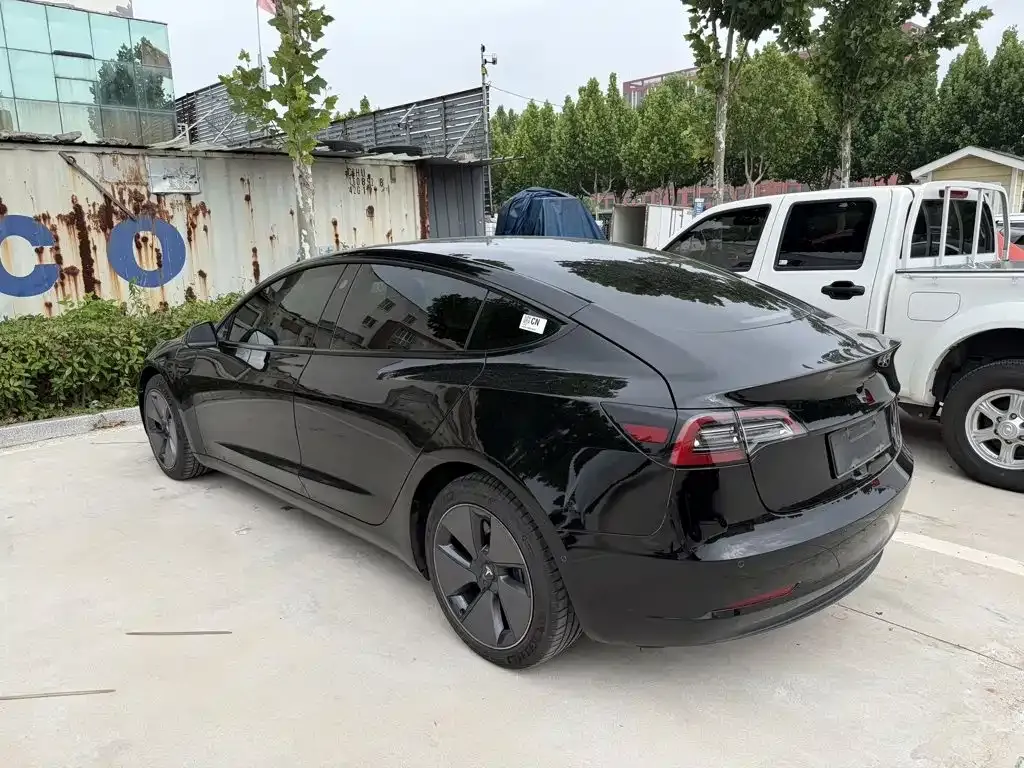 Tesla Model 3 — фото 5