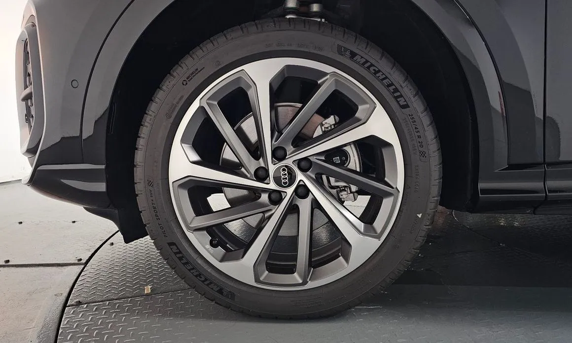 Audi Q5 2025 из KR, фото 6
