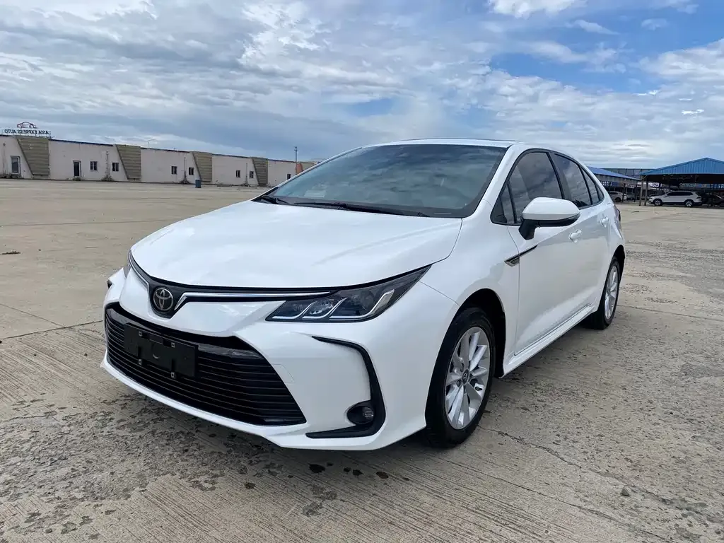 Toyota Corolla — фото 1