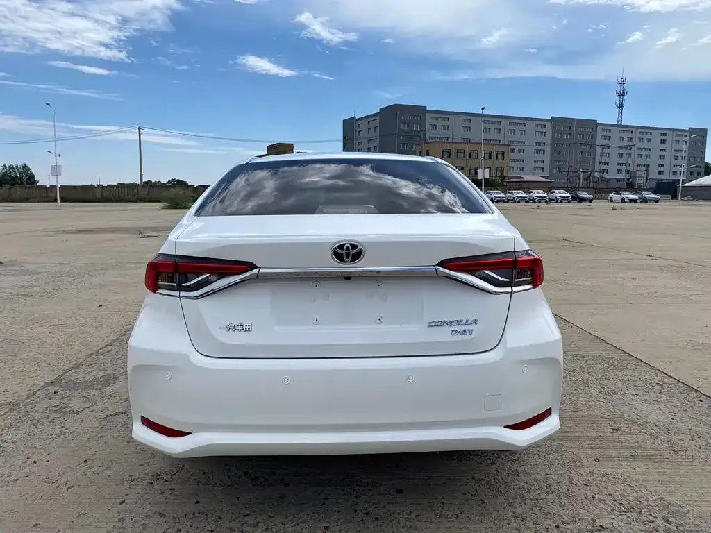Toyota Corolla — фото 3