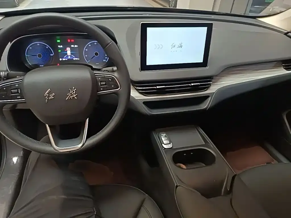 Hongqi E-QM5 — фото 7