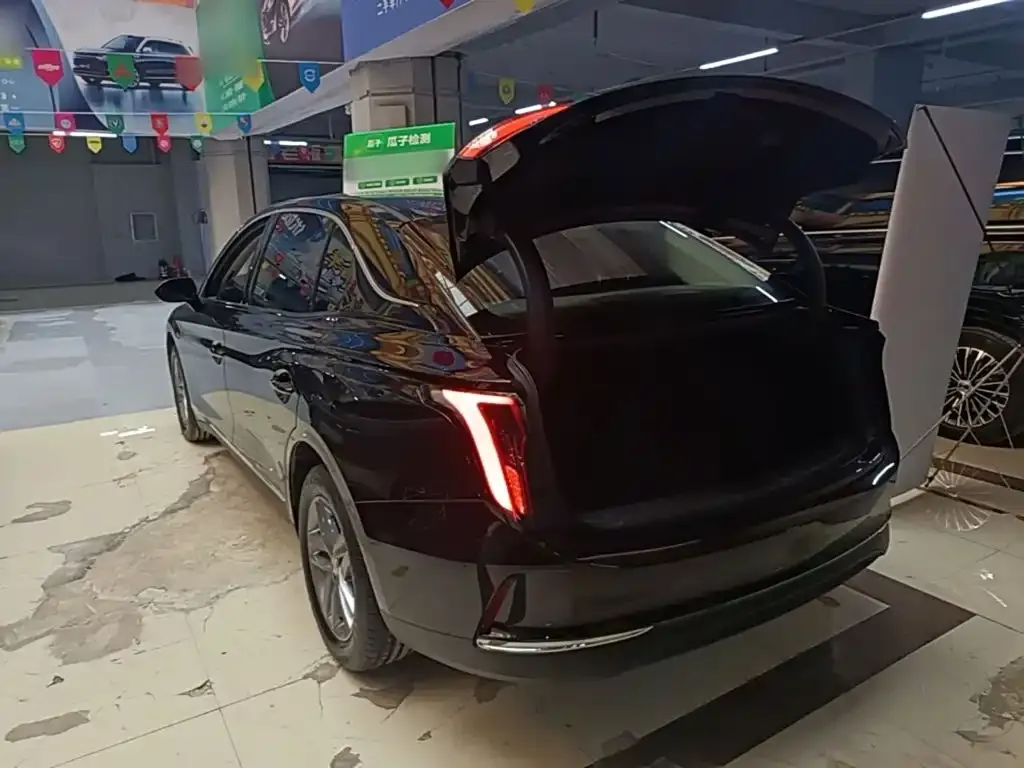 Hongqi E-QM5 — фото 8