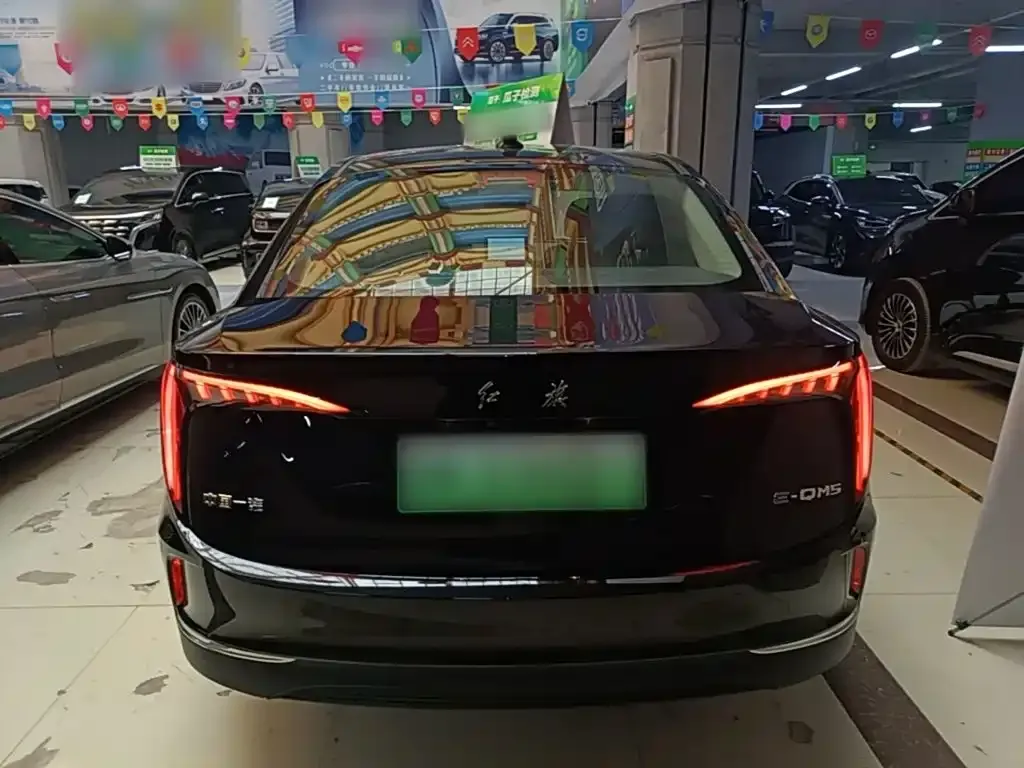 Hongqi E-QM5 — фото 2