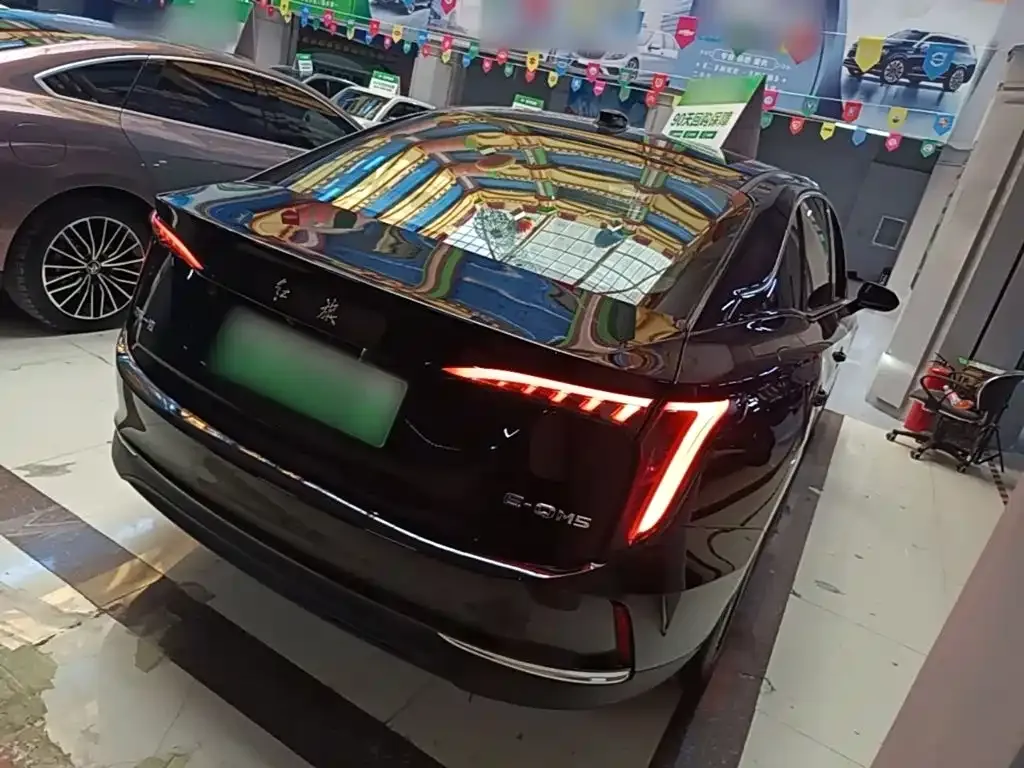 Hongqi E-QM5 — фото 9