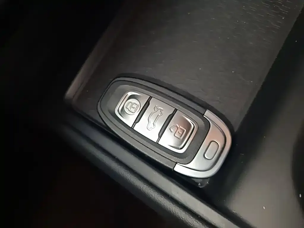 Hongqi E-QM5 — фото 3