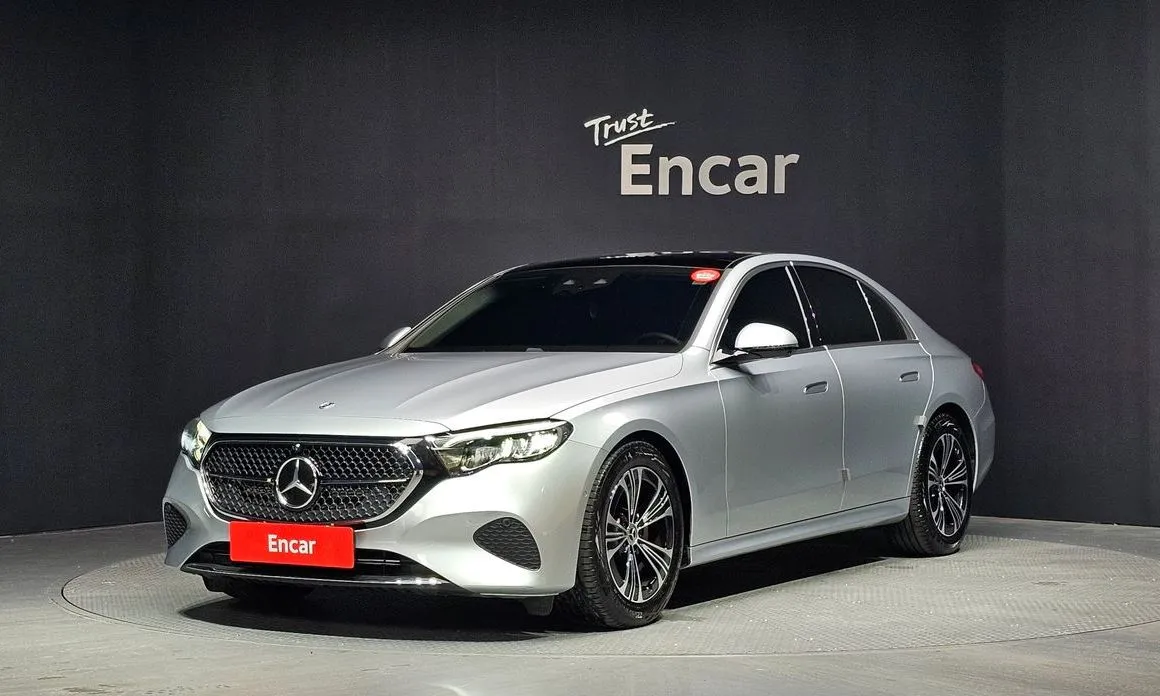 Mercedes-Benz E-Class — фото 1