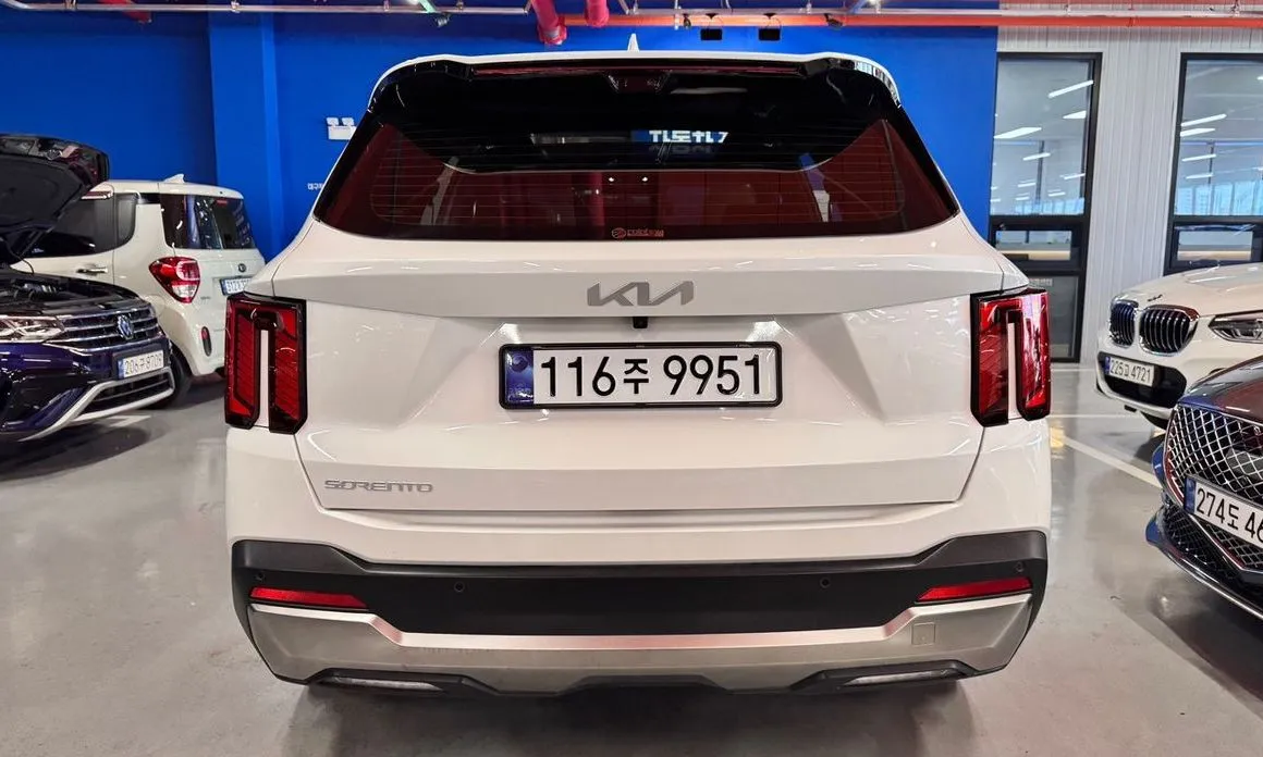 Kia Sorento — фото 6