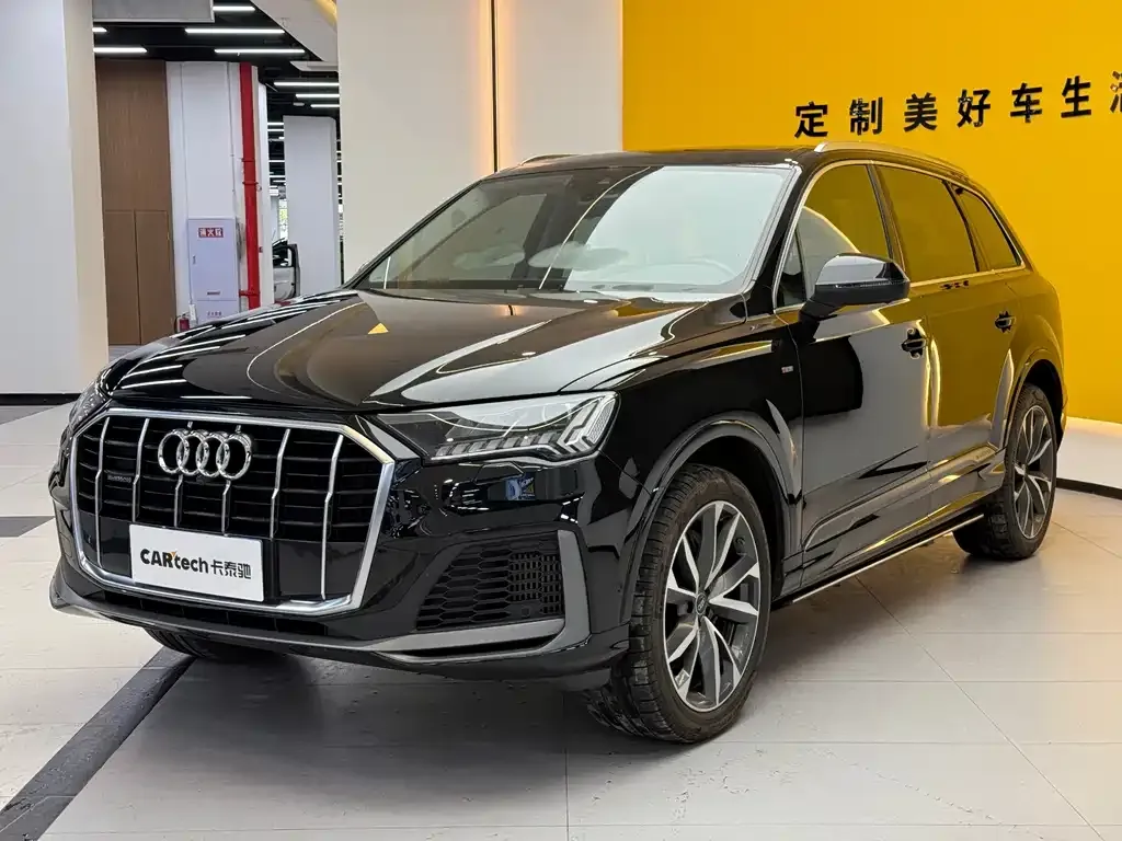 Audi Q7 — фото 1