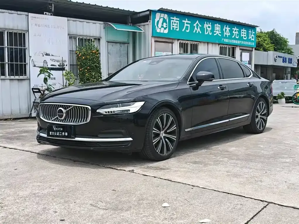 Volvo S90 — фото 1